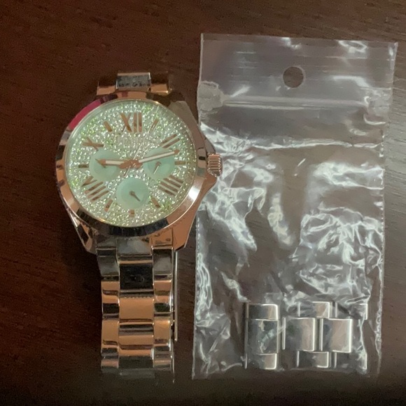 Silver Women’s Fossil Watch with Bling Tiffany Blue and Green Watch Face - Picture 8 of 8